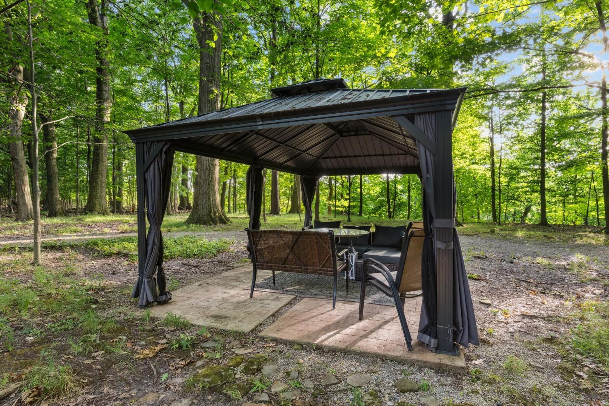 Log Cabin - Natures Oasis - Fire Pit & Gazebo Cleveland Dış mekan fotoğraf