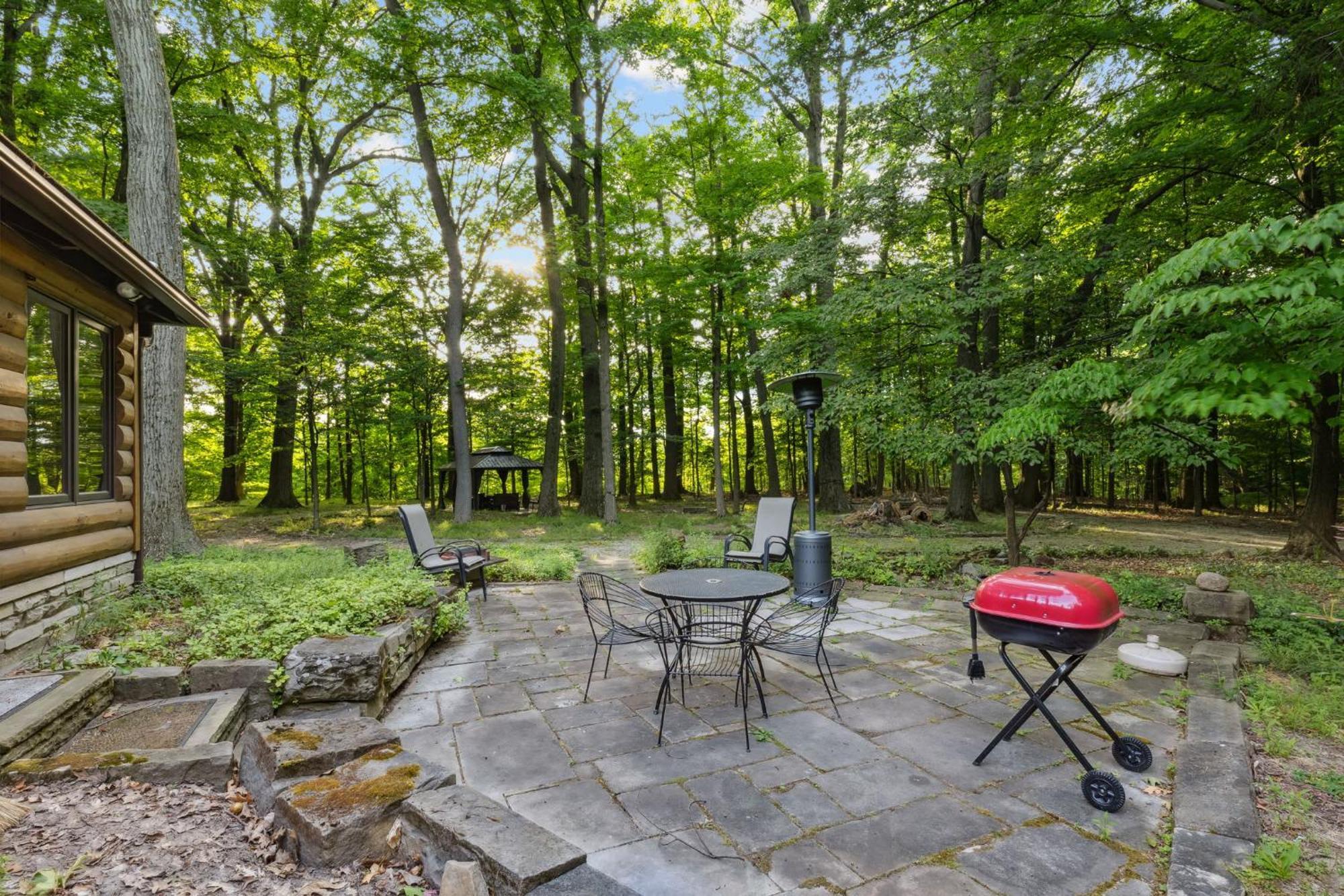 Log Cabin - Natures Oasis - Fire Pit & Gazebo Cleveland Dış mekan fotoğraf